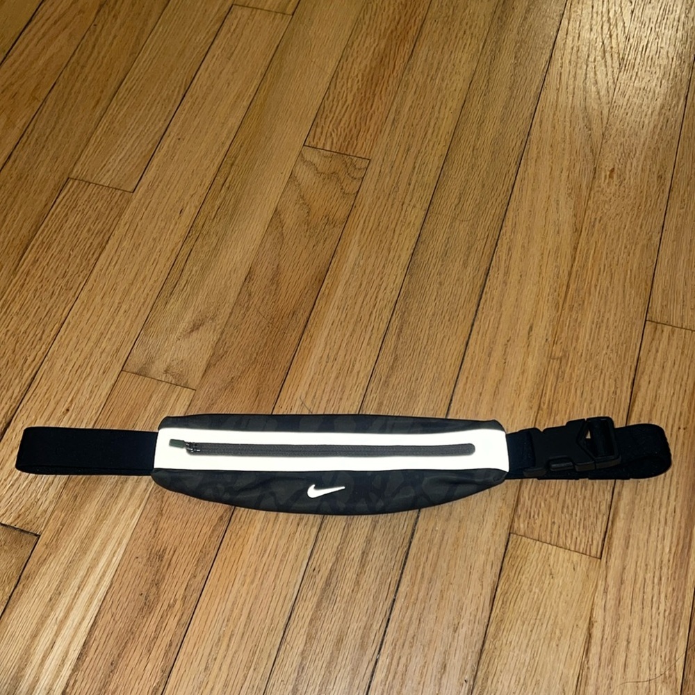 Nike Running Belt Camo Color
Excellent Condition